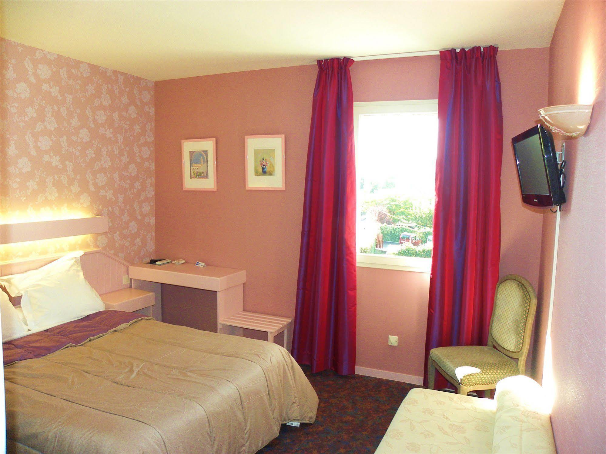 Hotel Ursula Cambo-les-Bains Kültér fotó